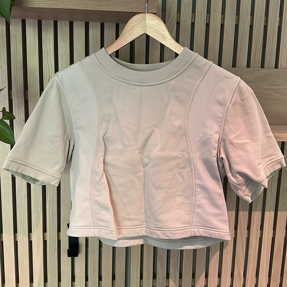 Lululemon crop top